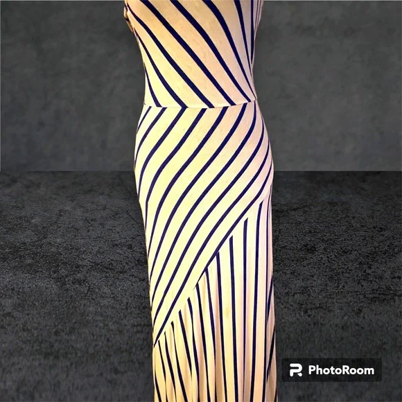 Urban Outfitters maxi dress, size small - Picture 4 of 6